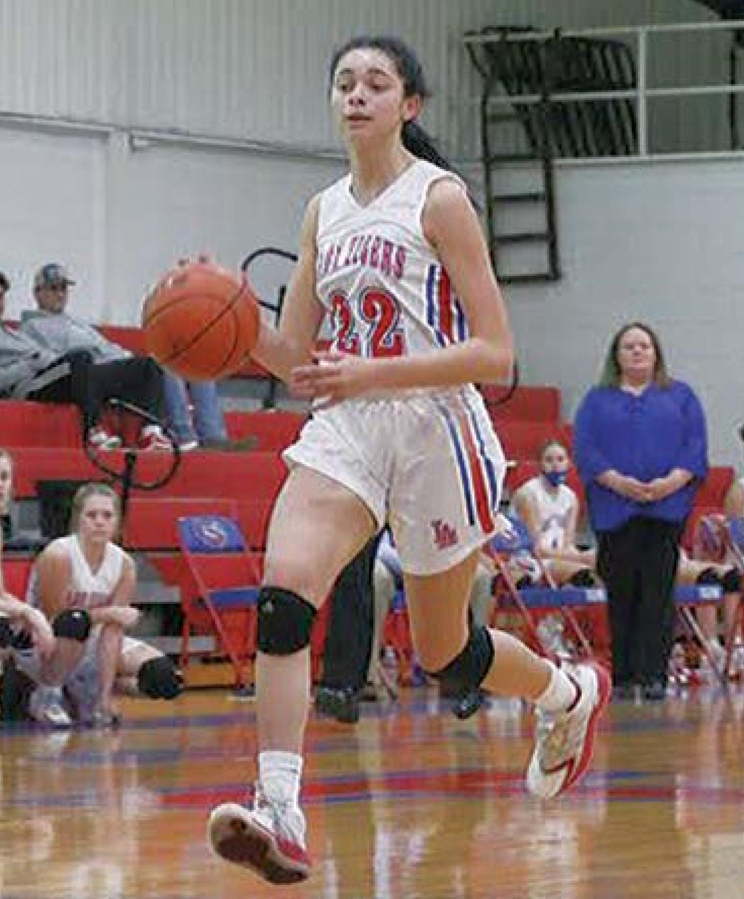 No. 3 Lady Tigers destroy Rapides 14-30