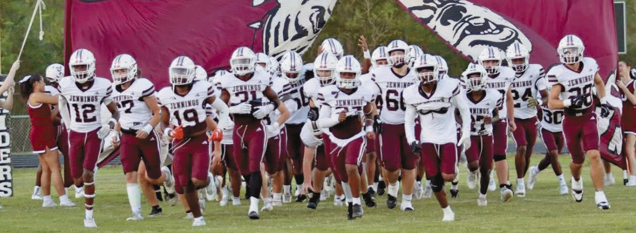 Strong second half propels Dogs to win over DeRidder