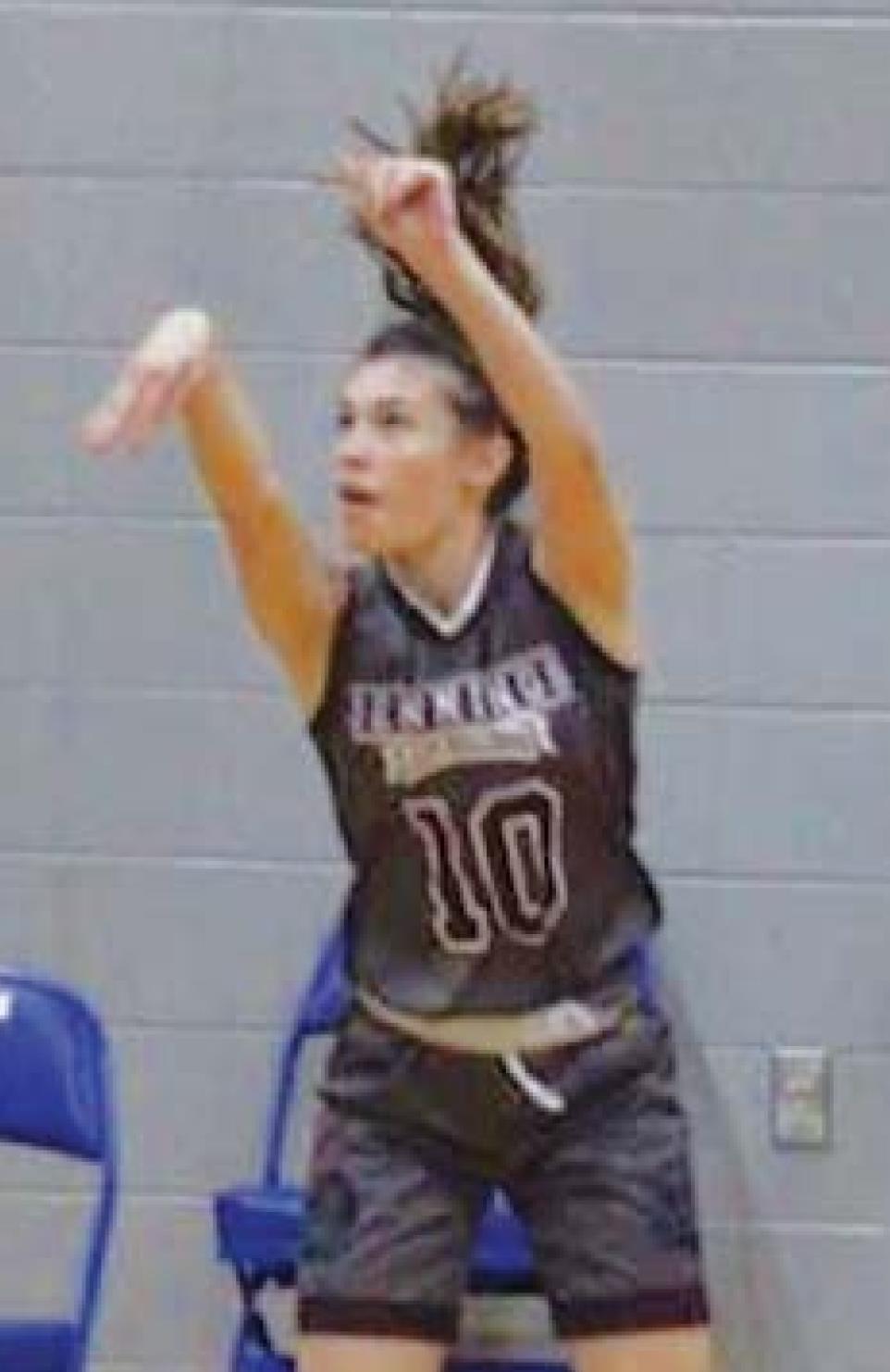 Lady Dogs hang on late to top Welsh