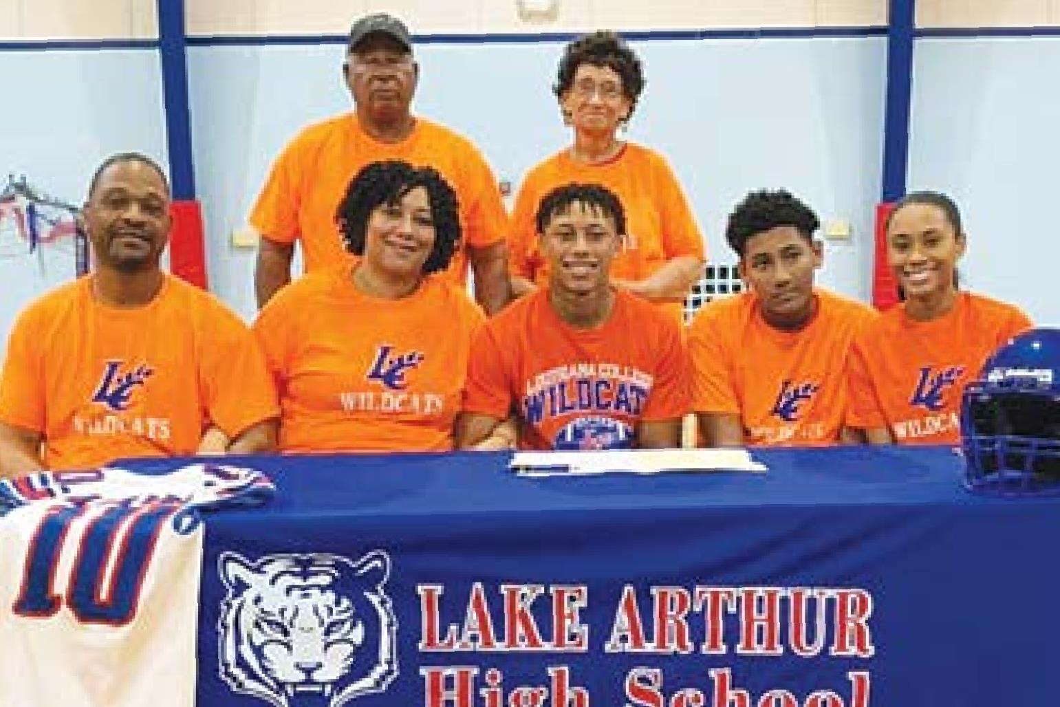 LA’s Charles inks with Louisiana College
