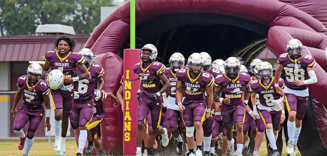 Elton rolls past Merryville, 34-8