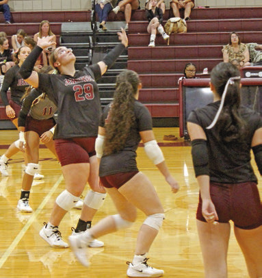 Jennings digs in against LaGrange