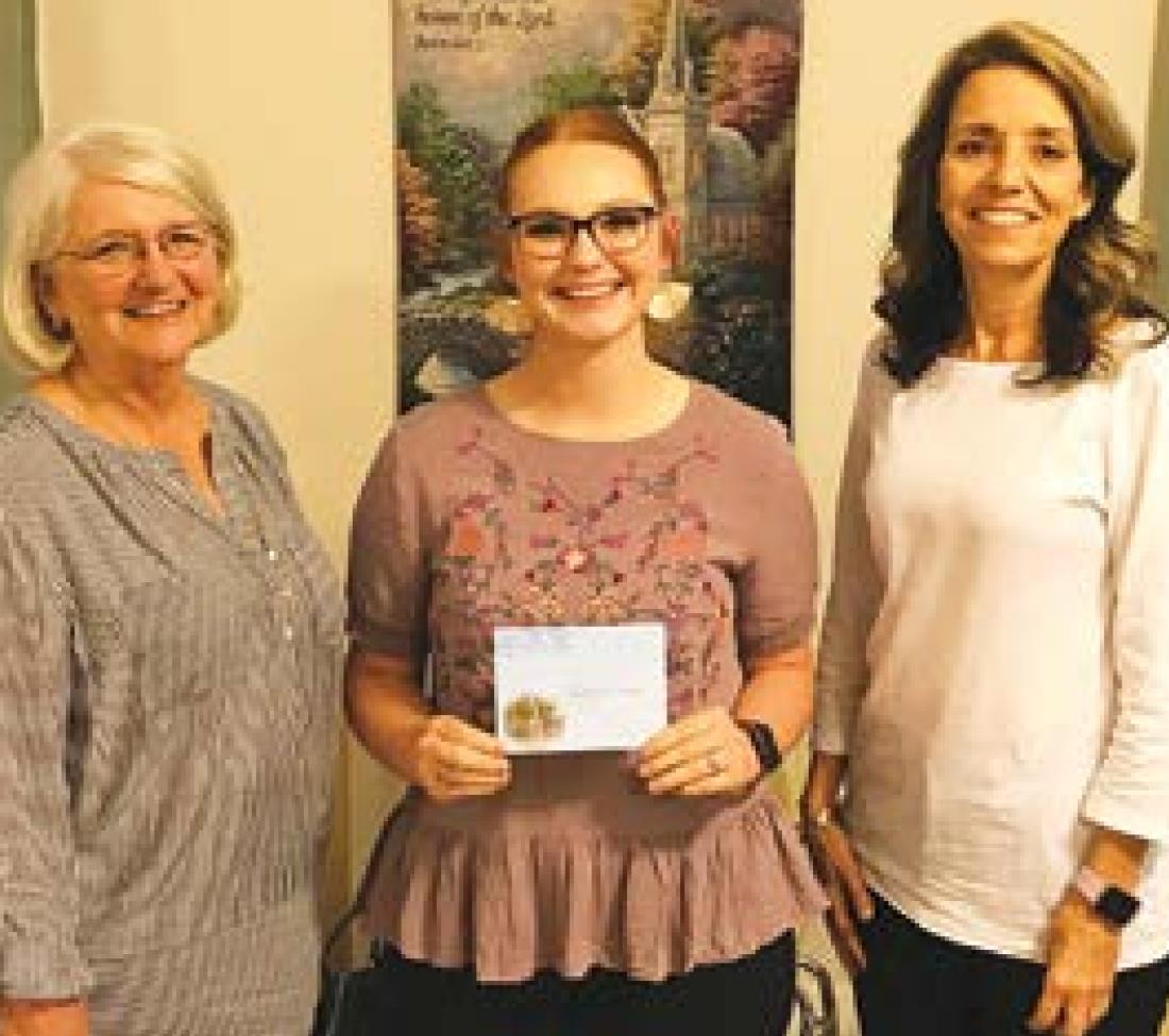 Alpha Kappa holds meeting, bestows grant