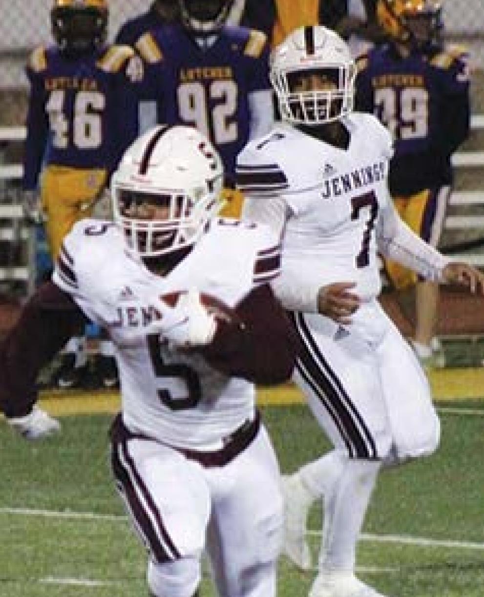 Dogs use late fireworks to advance past Lutcher