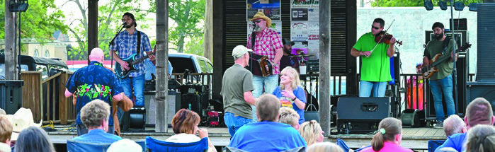 Bergeron to close out concert series