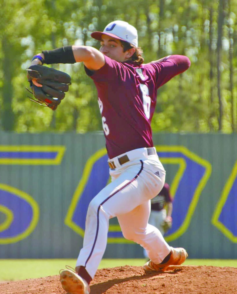 Bulldogs roll past Lake Arthur, 8-1