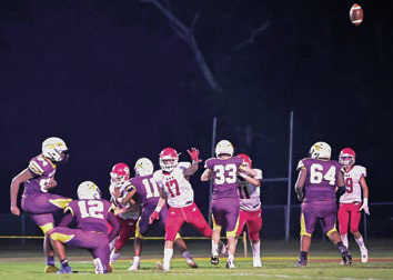 Elton Tops Panthers, 57-44