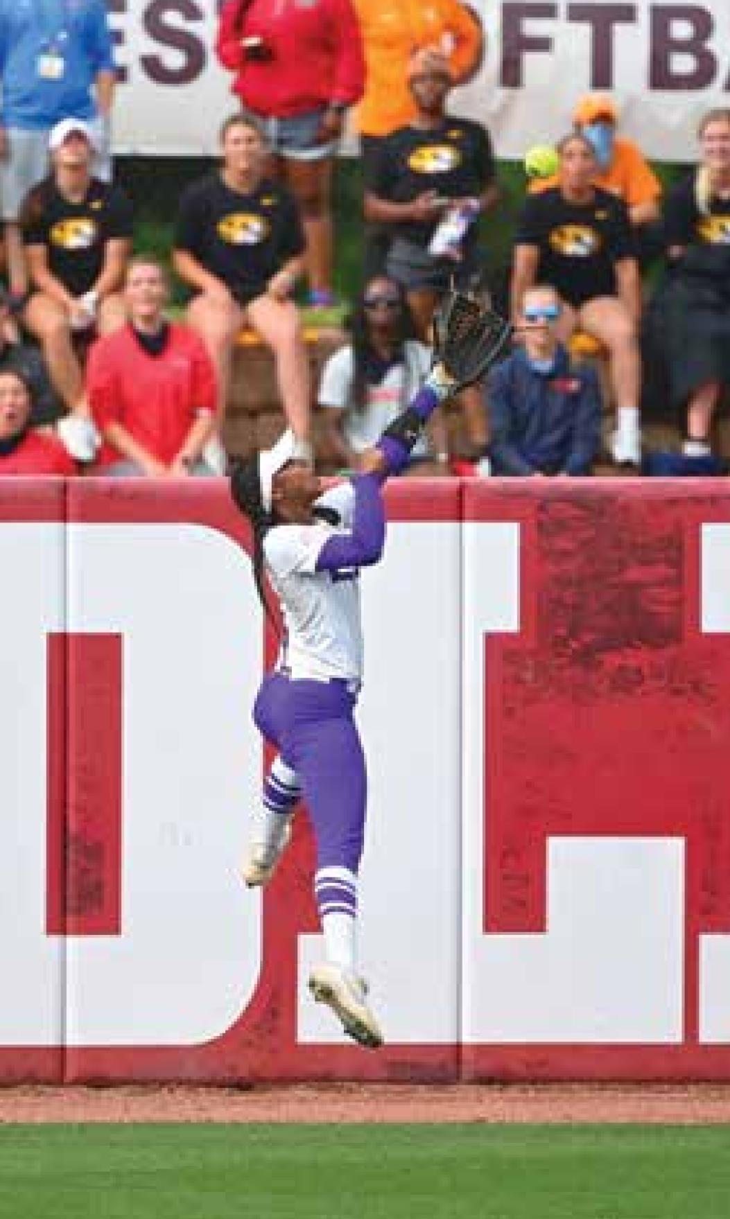 LSU SOFTBALL WINS SEC TOURNEY OPENER OVER S.C.