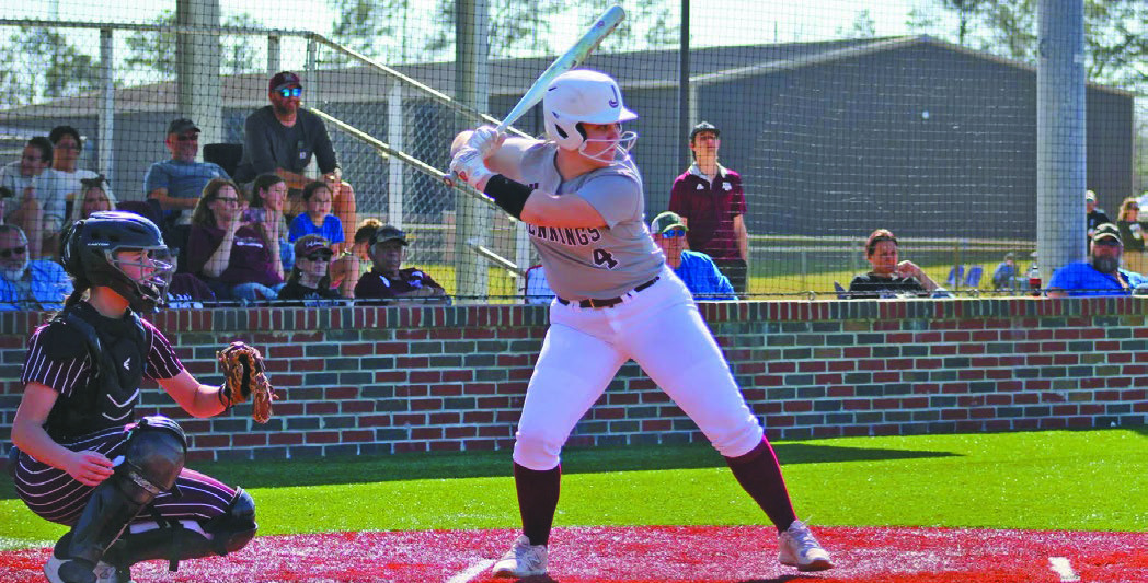 Lady Dogs squeak past DeQuincy, 4-3