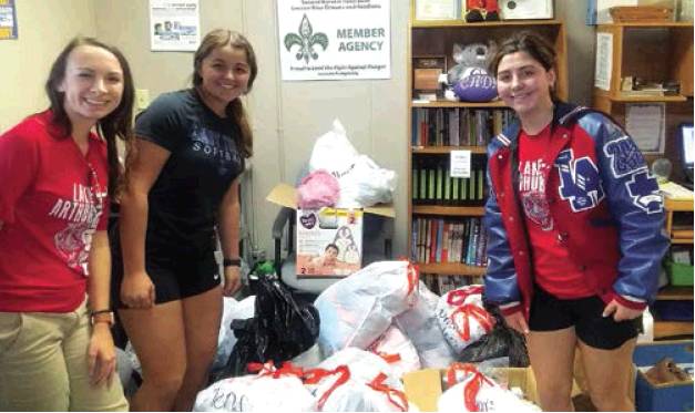 LAHS Students Hold CADA Food, Clothing Drive