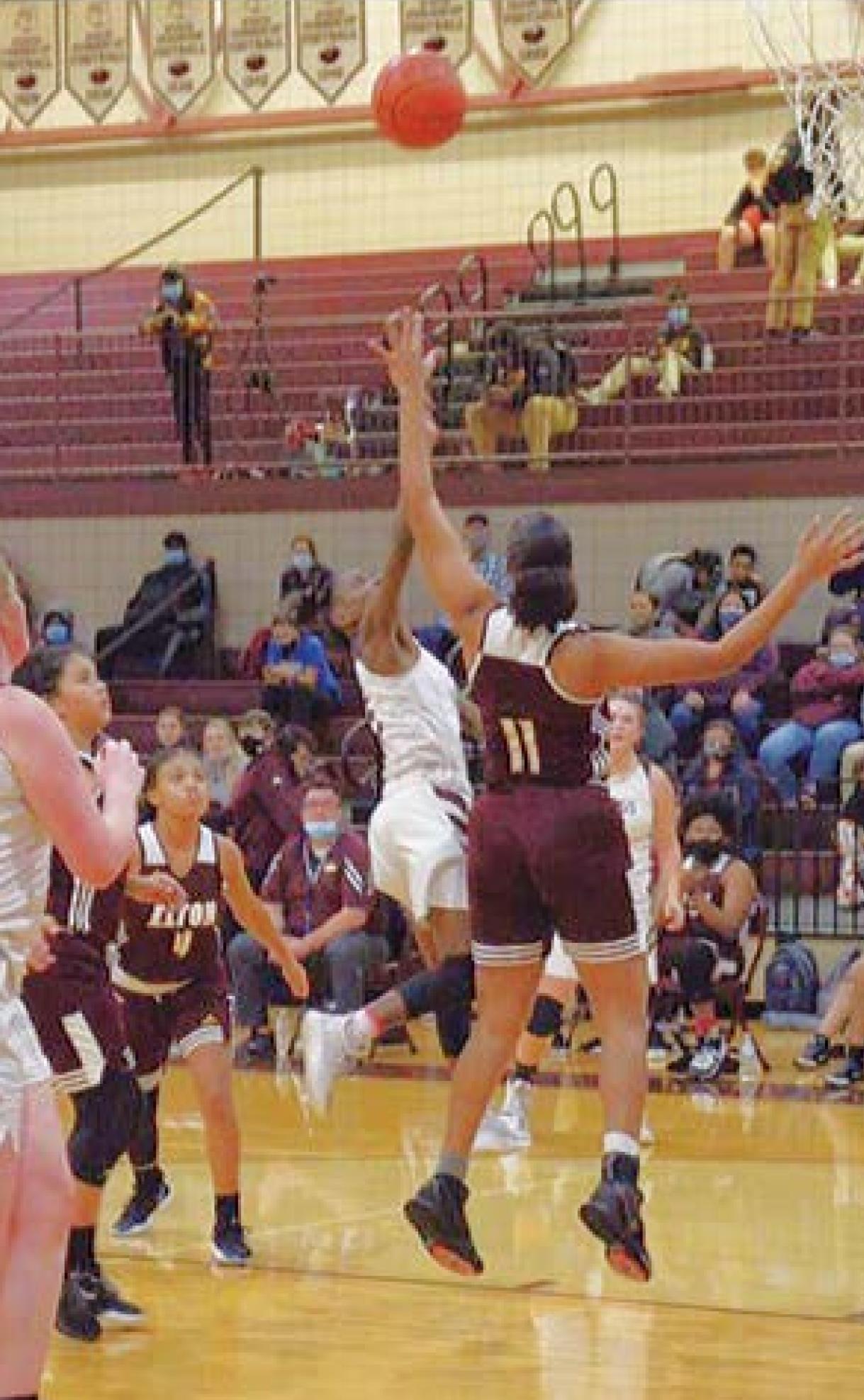 Lady Dogs dominate Elton to pick up ninth win