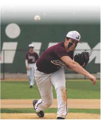 Benoit's gem propels Dogs to 4-1 win over Vinton
