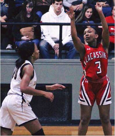 Lady Cards use strong fourth quarter to defeat Kinder 60-55