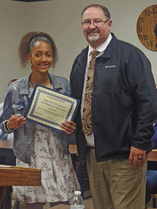 School board recognizes WAR student