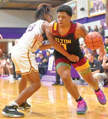 Elton powers past Sam Houston in Iowa Tourney