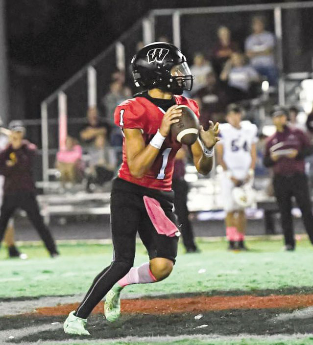 Hounds smother Bearcats, 42-20