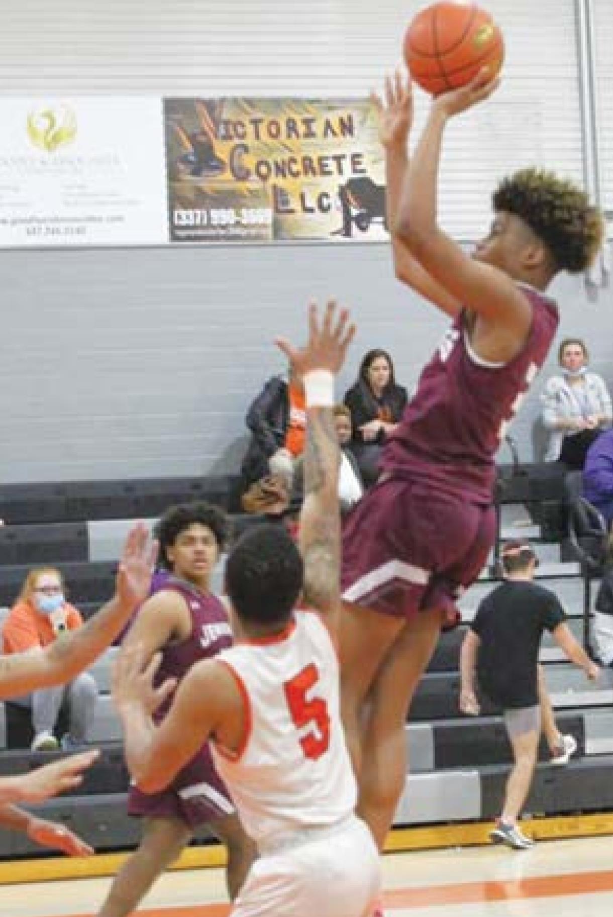 Strong second half lifts Dogs to 60-46 win