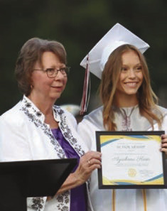 Jennings Rotary awards graduates
