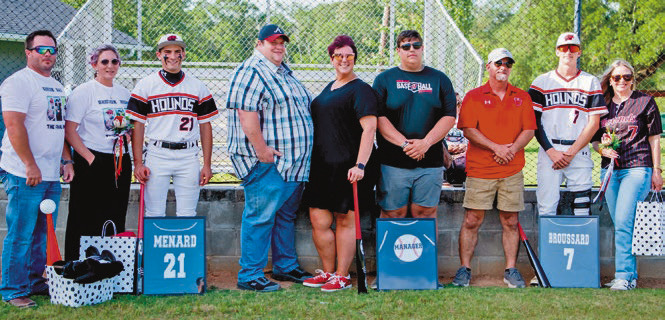 Hounds hold sendoff ceremony