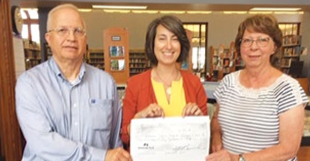 Rotary Club Donates to Library