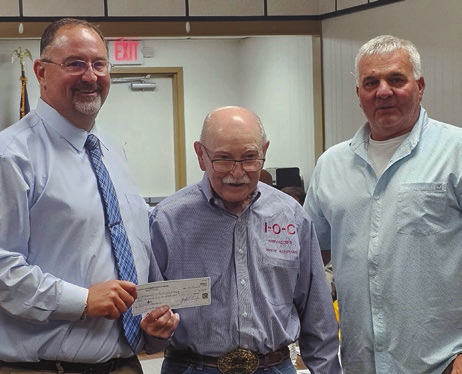 Cattlemen’s Association donates to parish FFA chapters