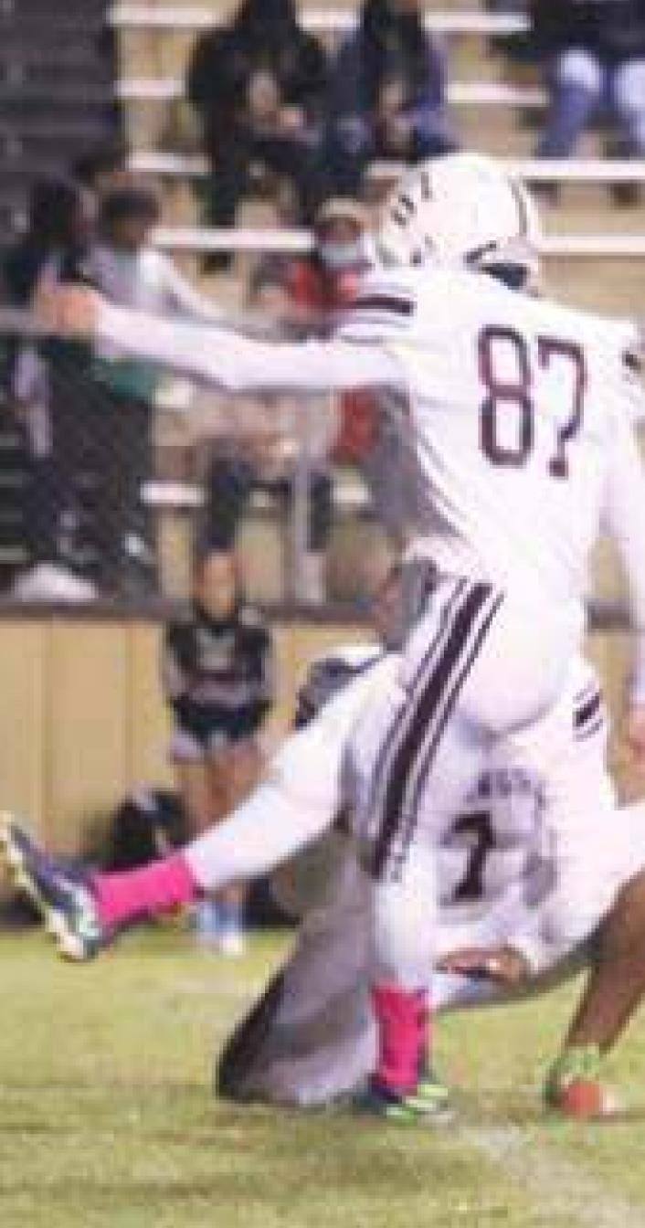 Dog defense forces four turnovers in win over Leesville