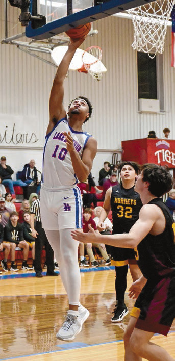 Vinton knocks off Tigers to take sole possesion of 5-2A