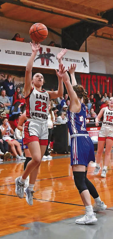 Lady Hounds thump Vinton in season finale