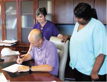 Mayor Signs Proclamation
