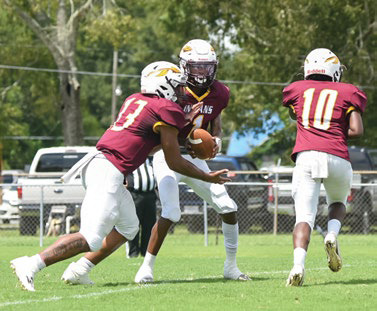 Elton Rolls Over Red Devils, 48-12