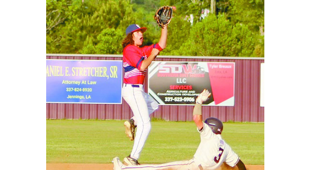 Diamond Dogs take on Comeaux Knights