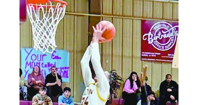 Bulldogs, Indians collide on hardwood