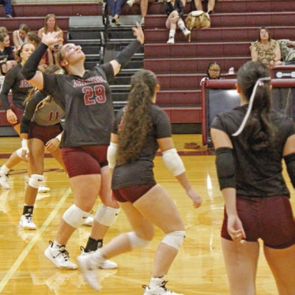 Jennings digs in against LaGrange